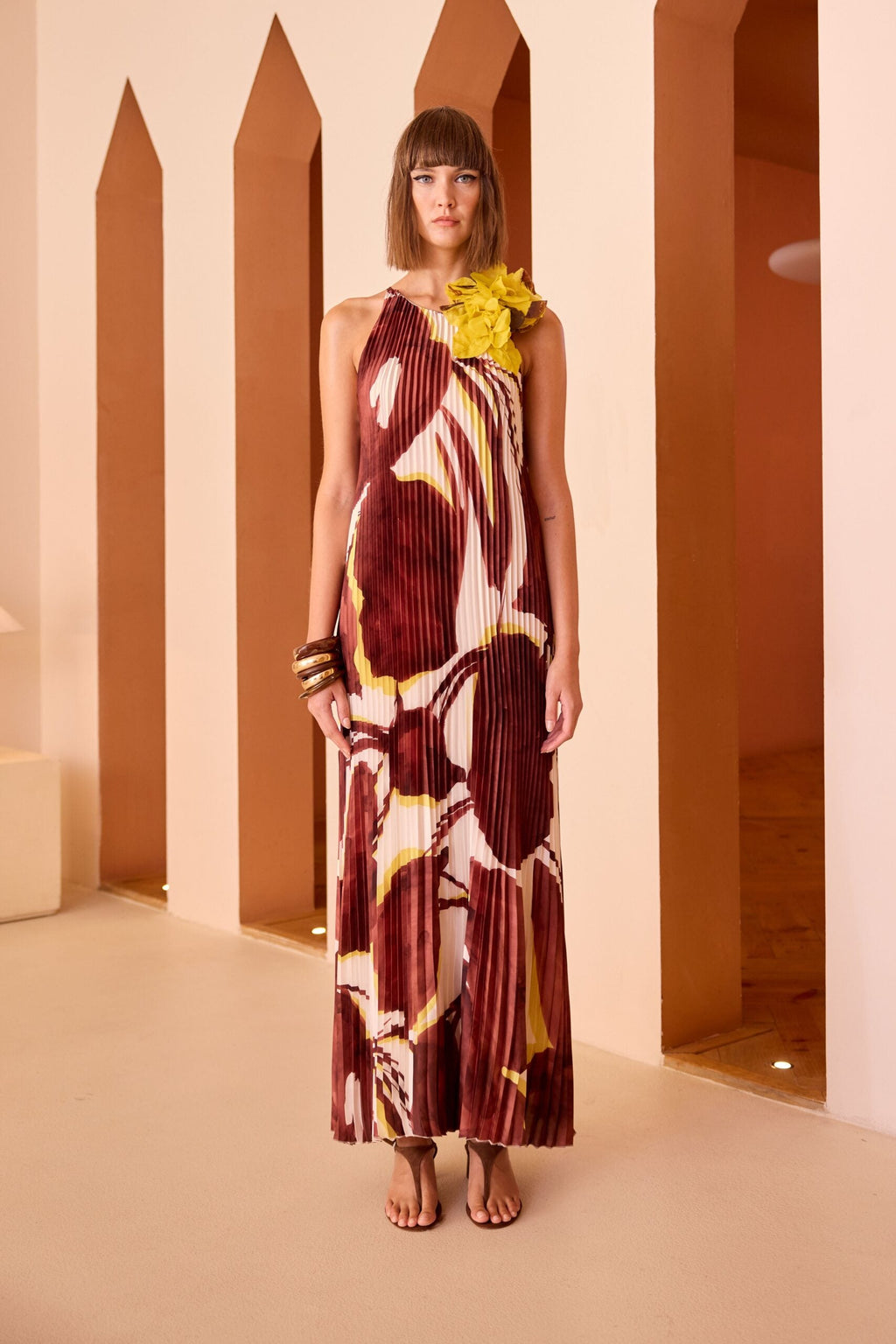 Carla Ruiz Abito plissè con scollo all'americana mod 52568  PE26 Carla Ruiz