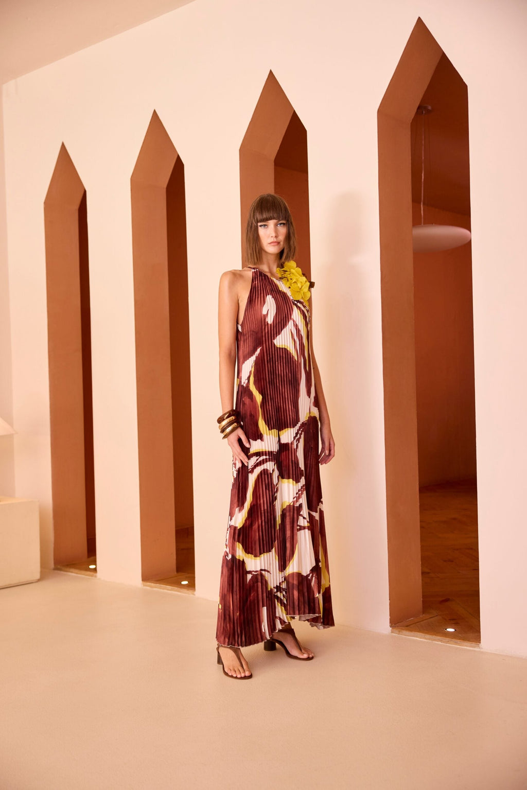 Carla Ruiz Abito plissè con scollo all'americana mod 52568  PE26 Carla Ruiz