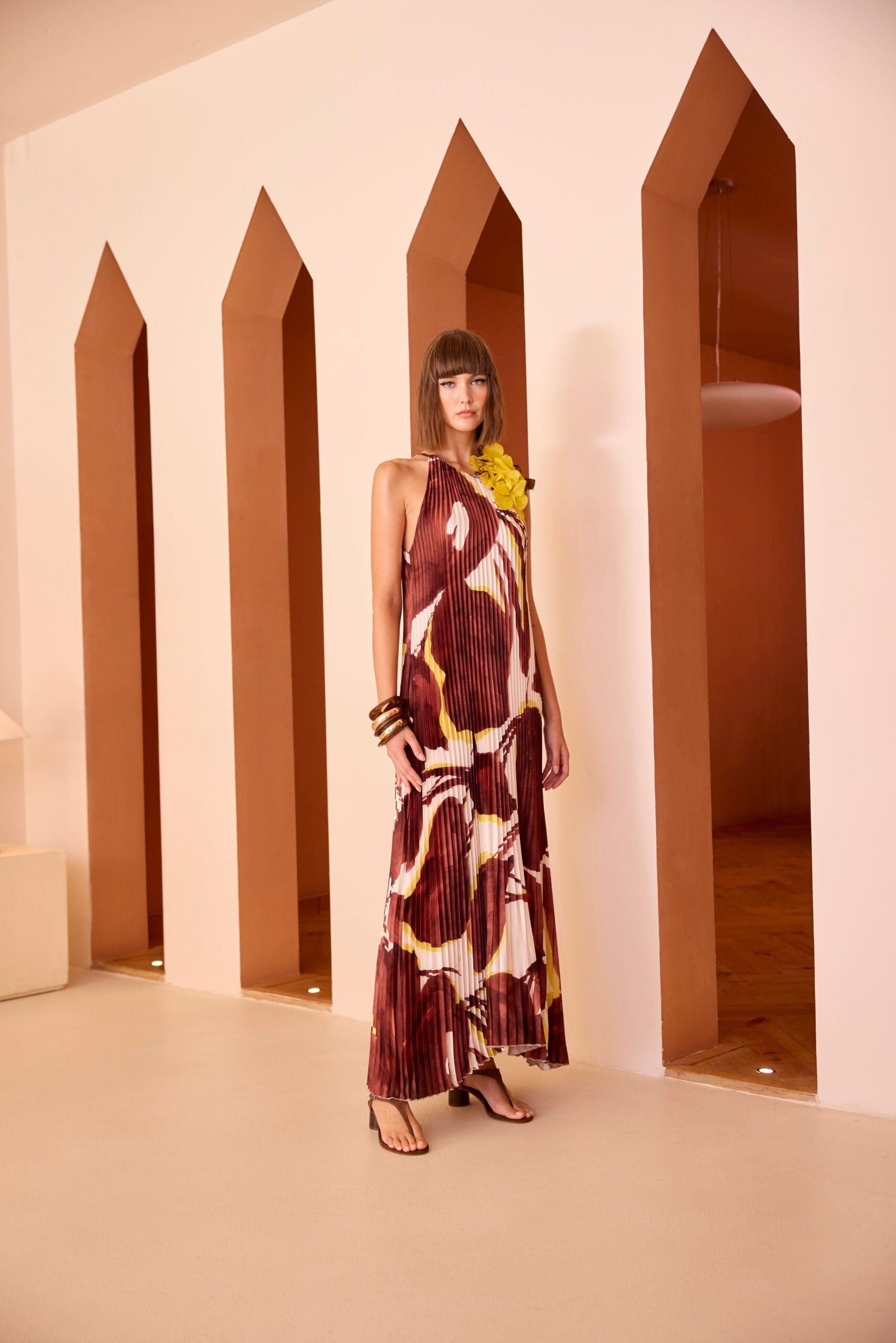 Carla Ruiz Abito plissè con scollo all'americana mod 52568  PE26 Carla Ruiz