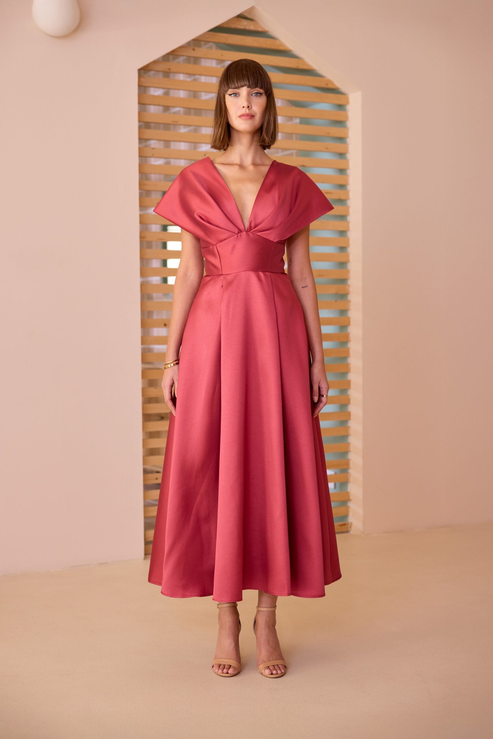 Carla Ruiz Abito scollo a V  e maniche a farfalla mod 52624 PE26 Carla Ruiz