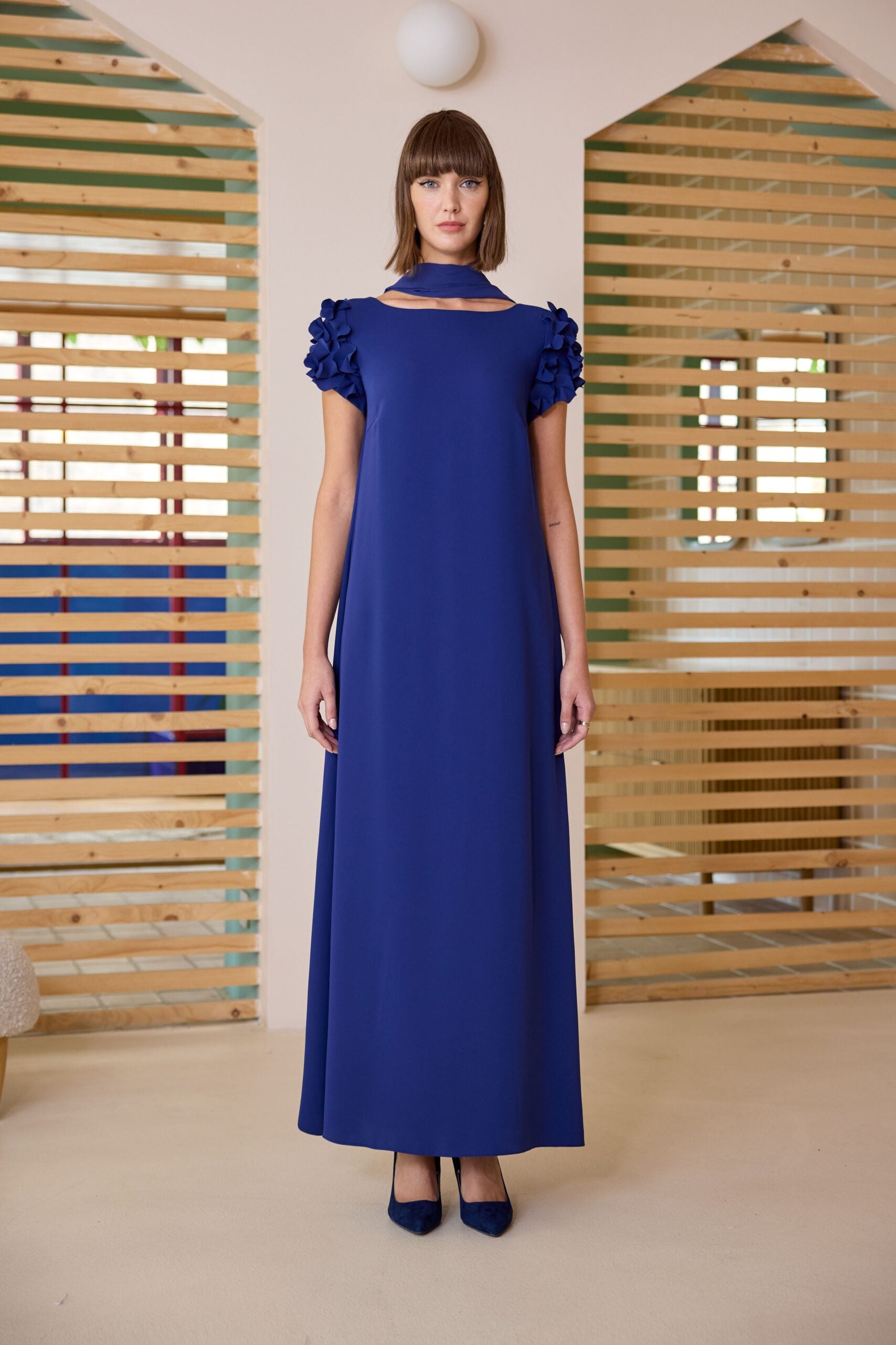 Carla Ruiz Abito midi con dettaglio sulle maniche mod. 52641 PE26 Carla Ruiz