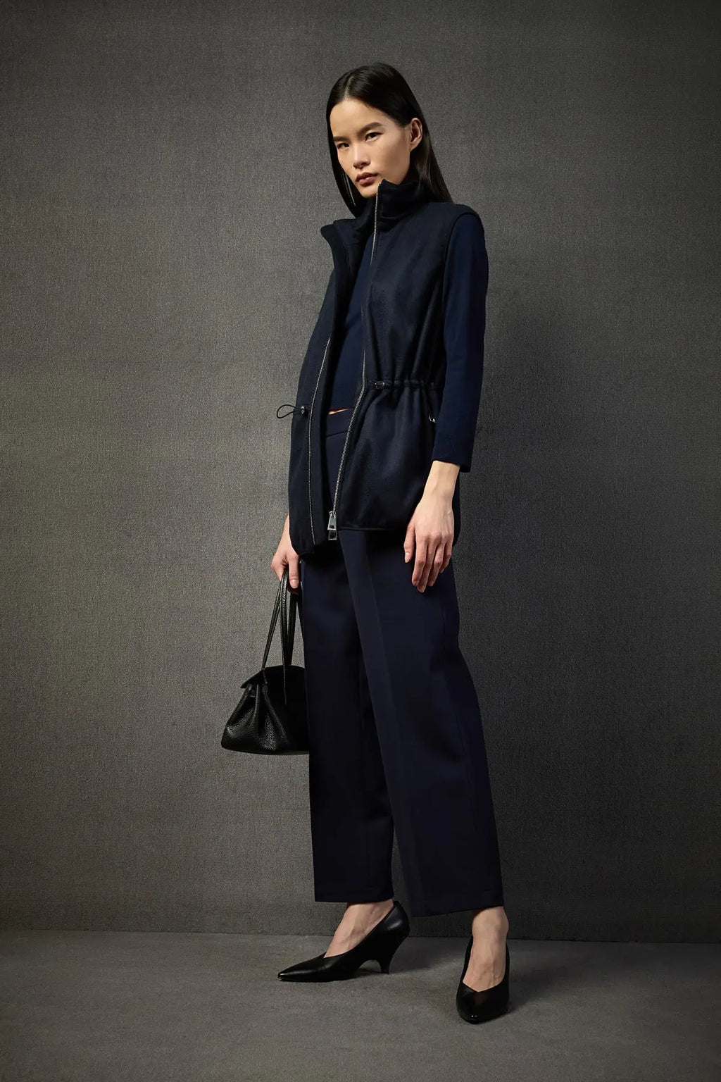 Liviana Conti Pantalone Danny cropped in punto Milano mod. F5WI49 AI25 Liviana Conti