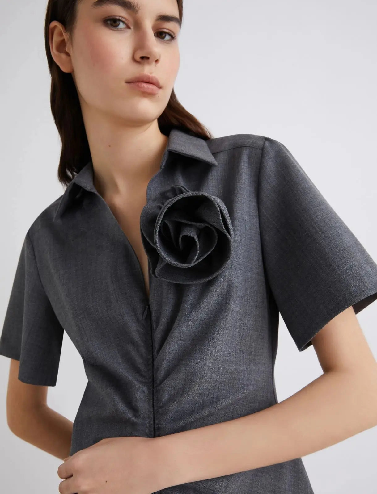 Marella Sport Abito corto con spilla a fiore Cappa AI25 Marella Sport