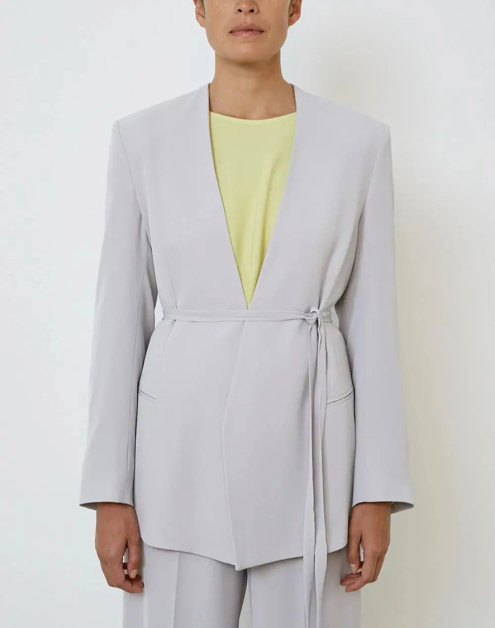 Meimeij Giacca con scollo a V con cinturino mod F06 PE25 image 0