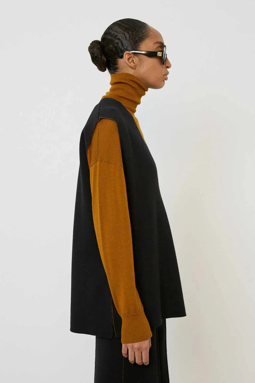 Meimeij Maglia smanicata con spacchi laterali mod Z32 AI25 Meimeij