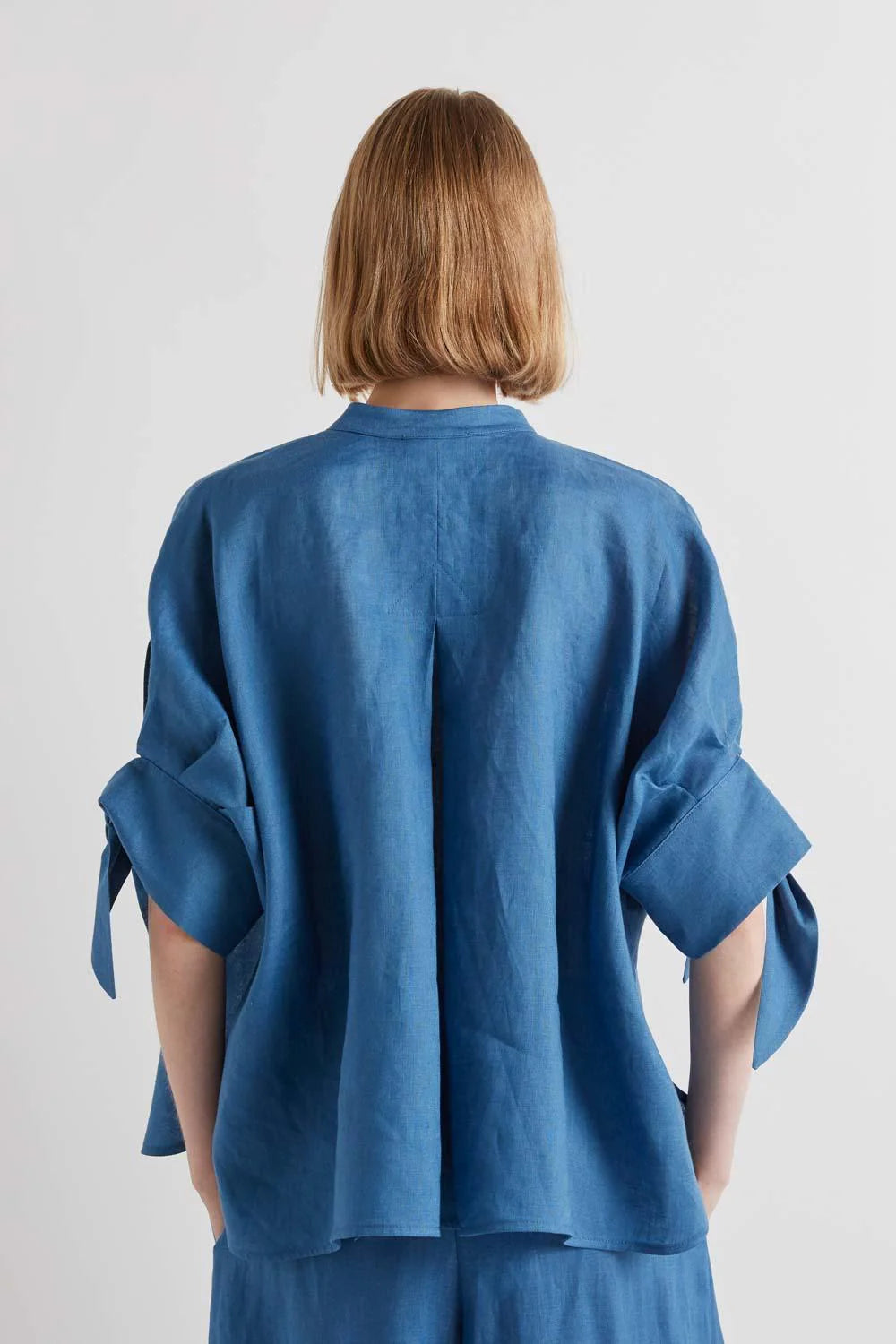 Meimeij Camicia a mezze maniche con nastri da annodare mod N02 PE26 Meimeij