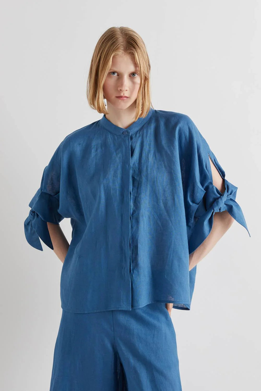 Meimeij Camicia a mezze maniche con nastri da annodare mod N02 PE26 Meimeij