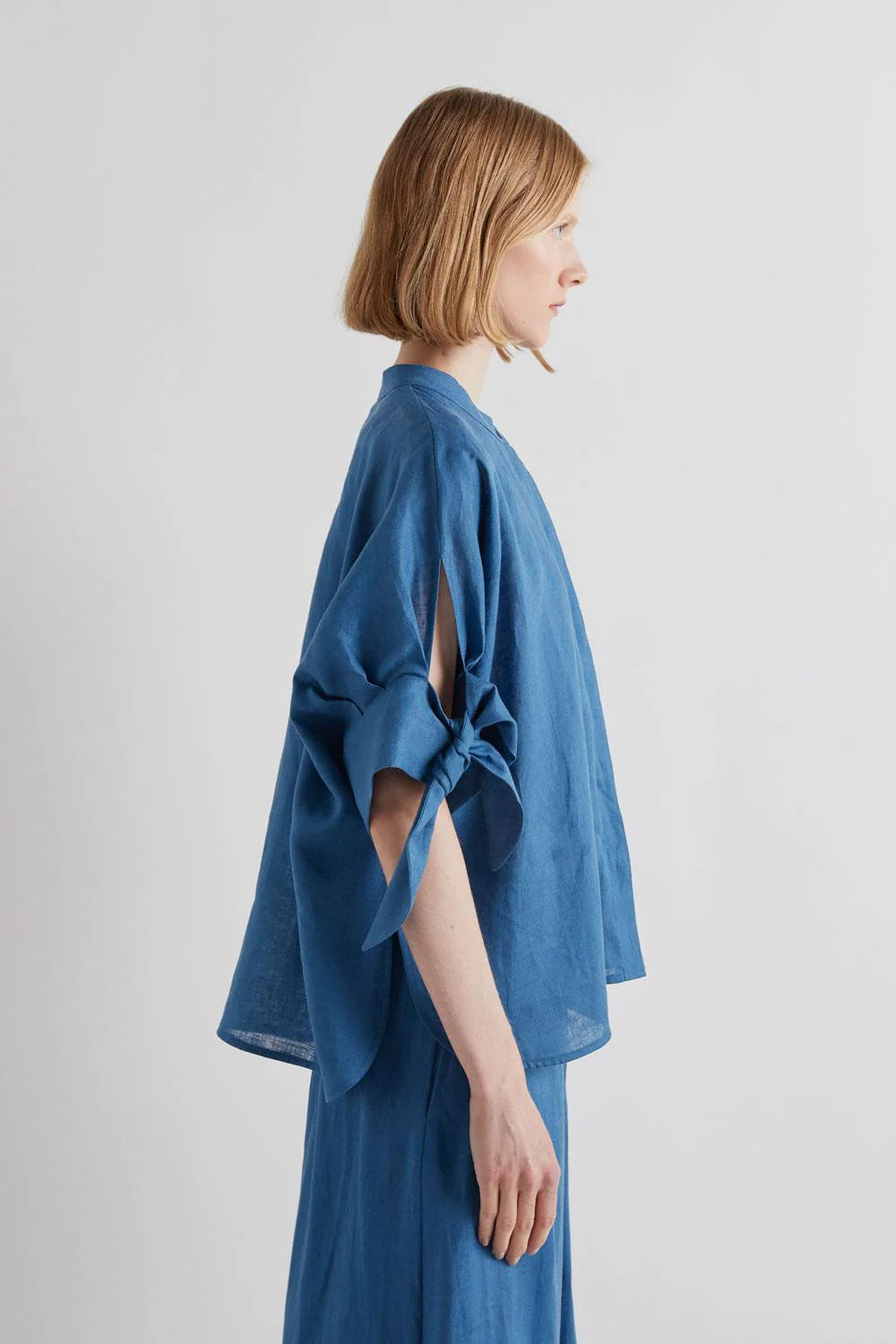 Meimeij Camicia a mezze maniche con nastri da annodare mod N02 PE26 Meimeij
