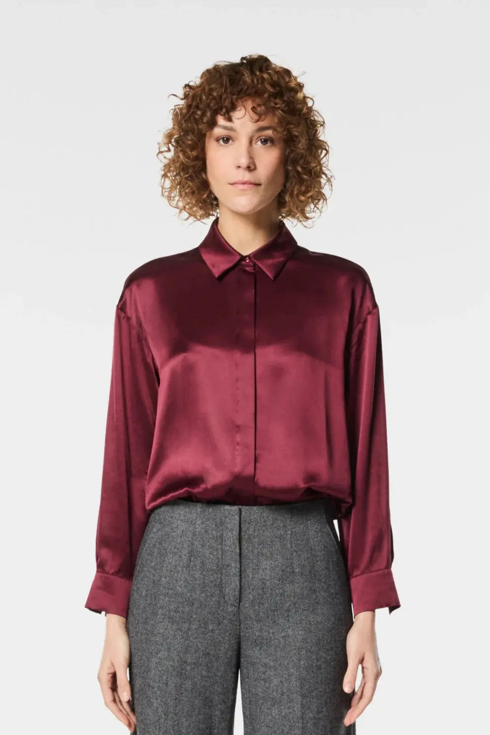 Nenette Camicia over in tessuto raso di seta Falco AI25 Nenette