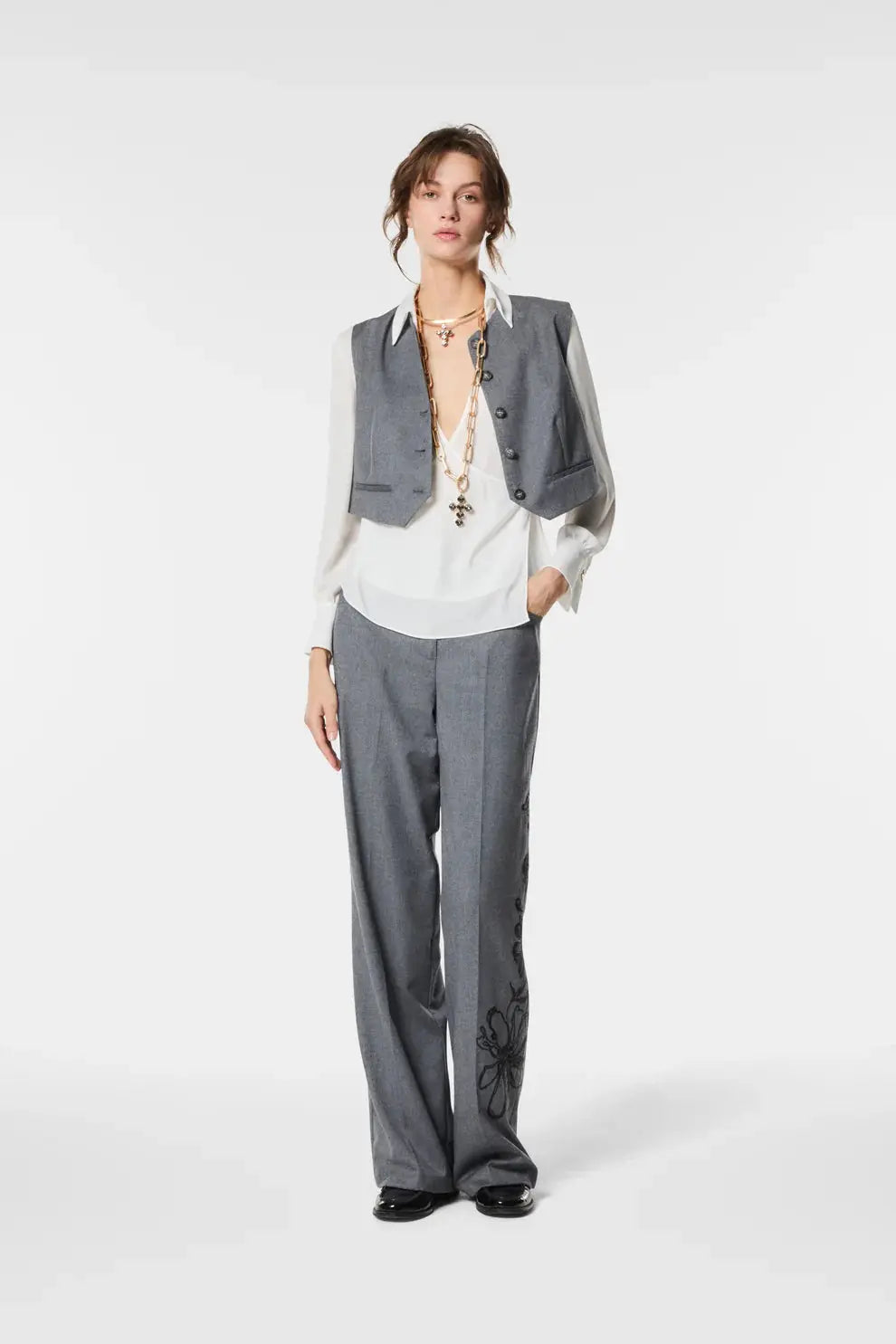 Nenette Pantalone gamba larga con ricamo Eruan  AI25 (Copia) Nenette