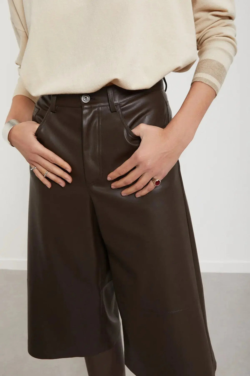 Ottod'Ame Bermuda con pinces effetto camoscio spalmatura gommata mod. DP9857 AI25 Ottod'Ame