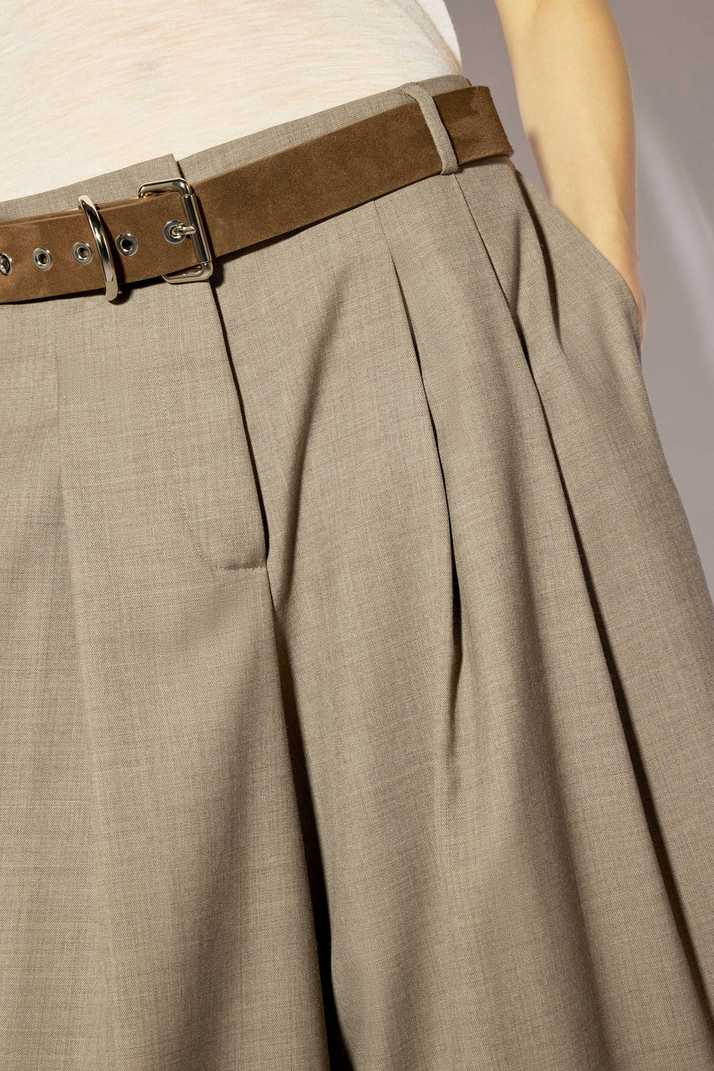 Liviana Conti Pantaloni Adam bermuda lunghi con piences F6WN74 AI26 Liviana Conti