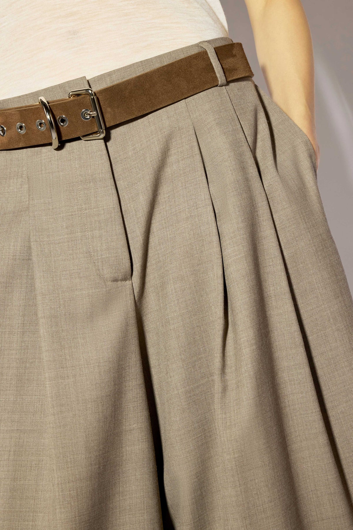 Liviana Conti Pantaloni Adam bermuda lunghi con piences F6WN74 AI26 Liviana Conti