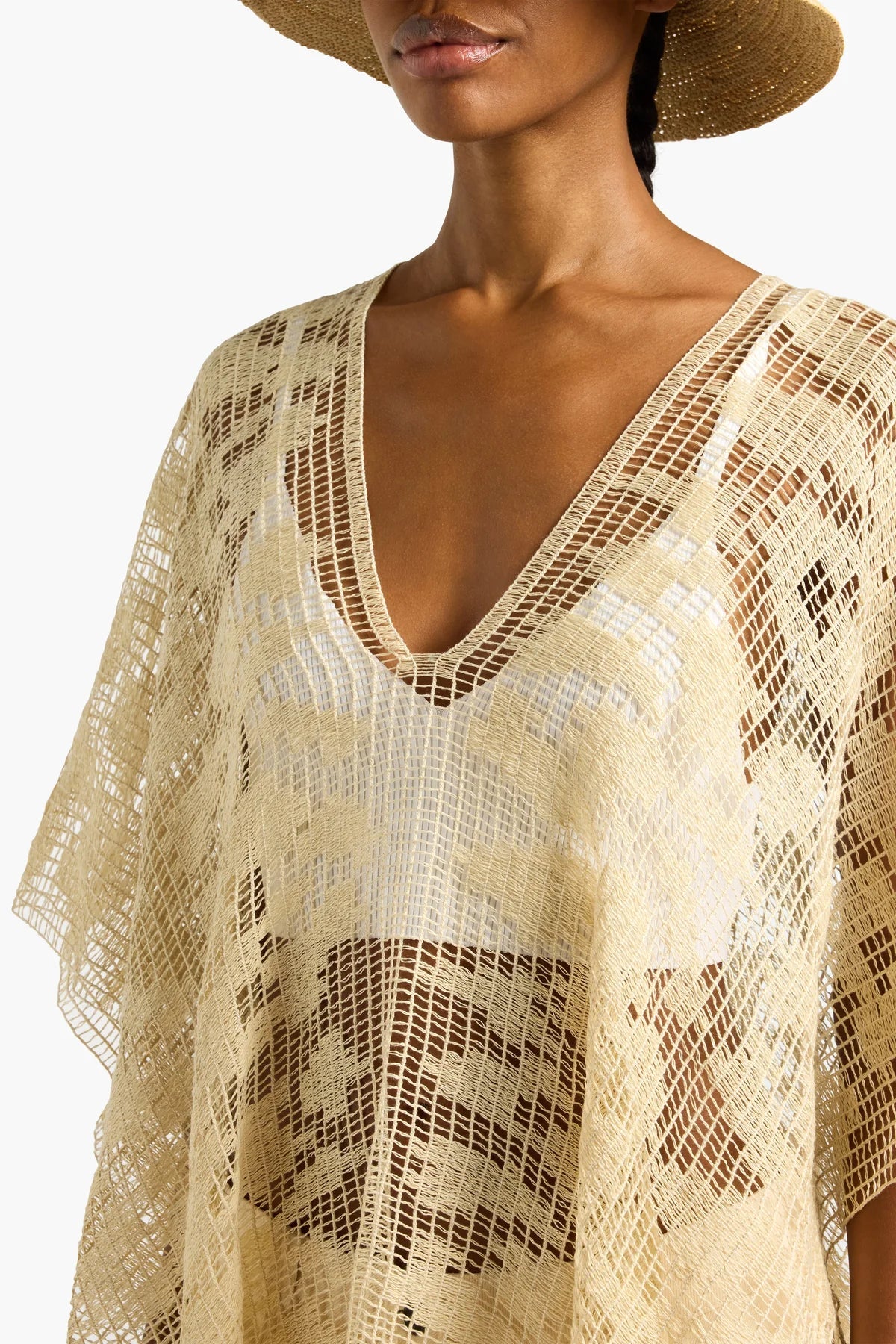 Liviana Conti Poncho con frange lavorazione crochet Saba mod. A6SF81 PE26 Liviana Conti