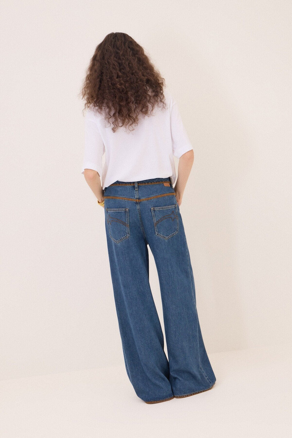 Ottod'Ame Jeans wide leg con ricami grafici a contrasto DP0097  AI26 Ottod'Ame