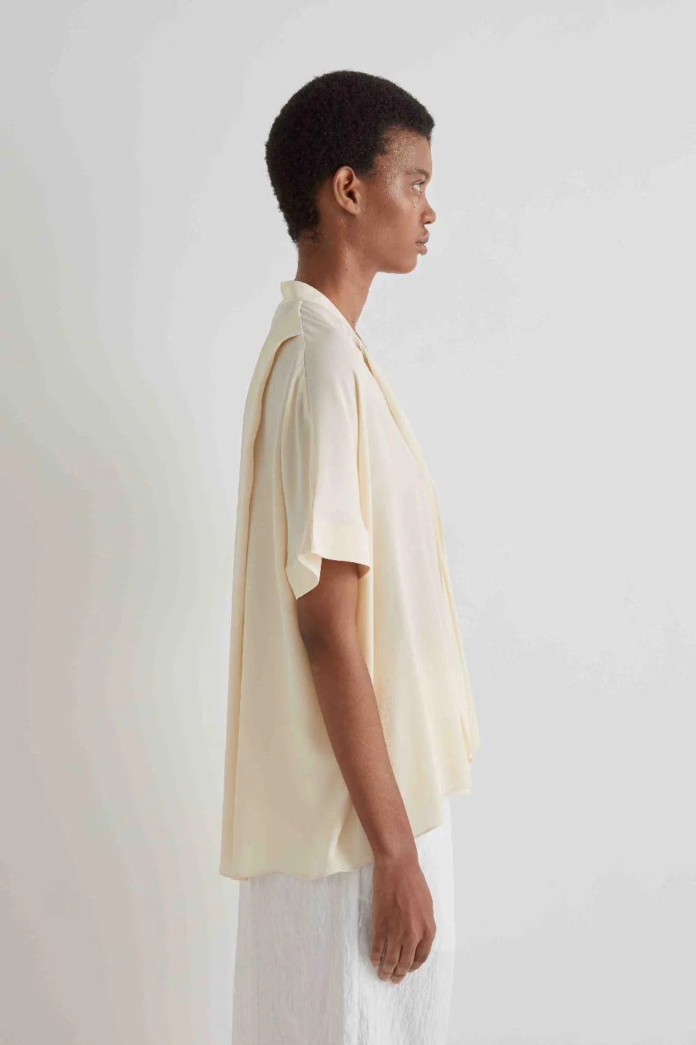 Meimeij Blusa con rouches sul davanti mod E00 PE26 Meimeij