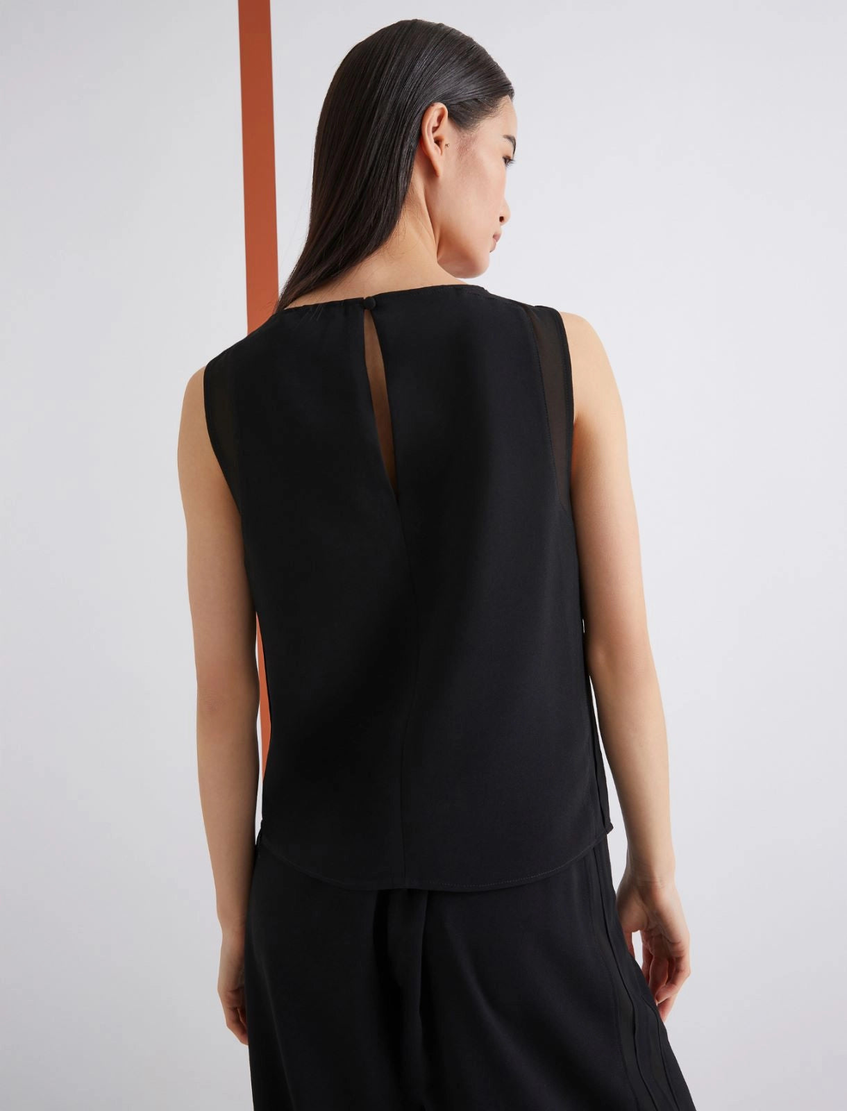 Marella ART. 365 Top smanicato in envers satin Garden AI25