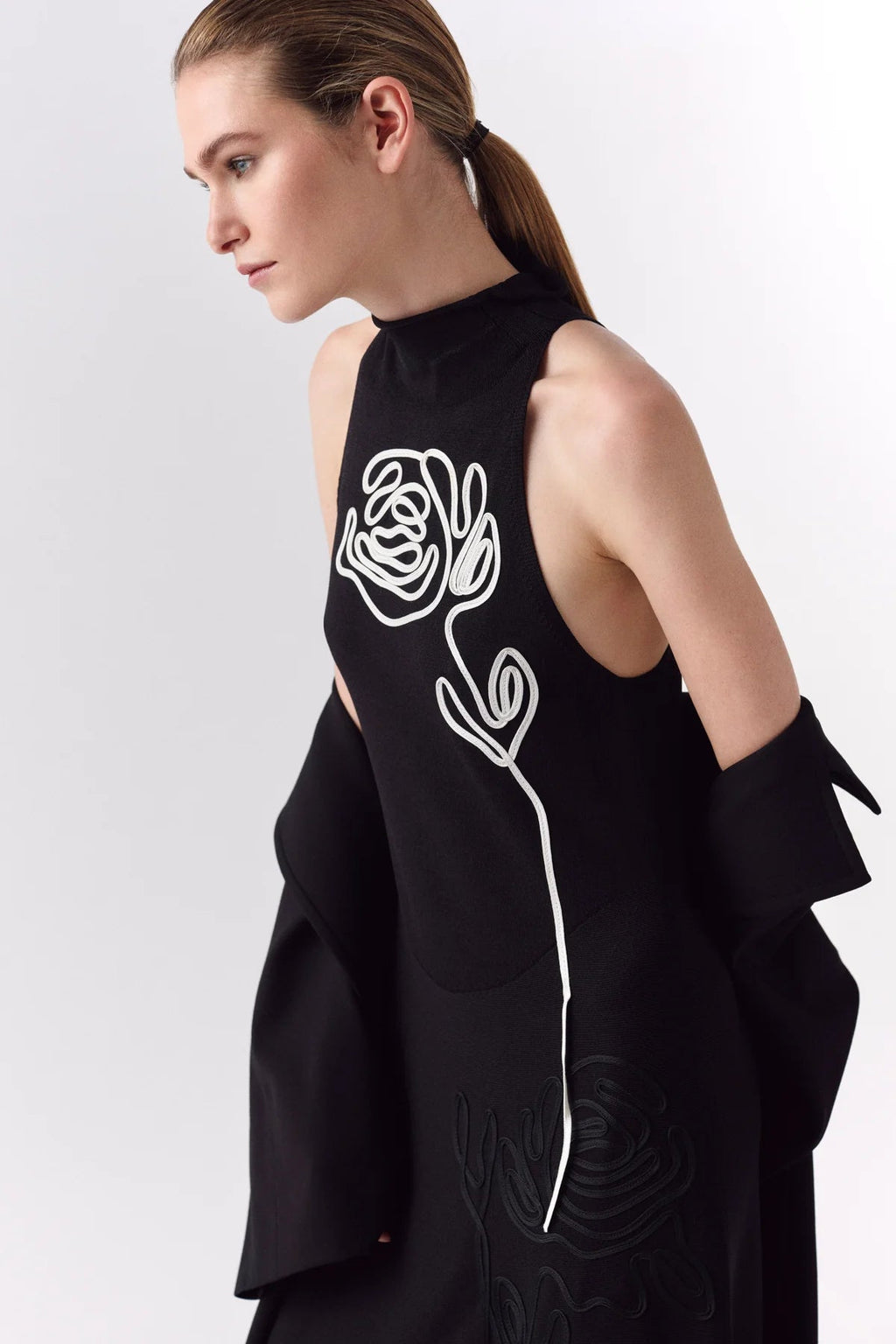 Liviana Conti Abito in viscosa con applicazione floreale sul davanti Gilda mod F6SA86 PE26 Liviana Conti