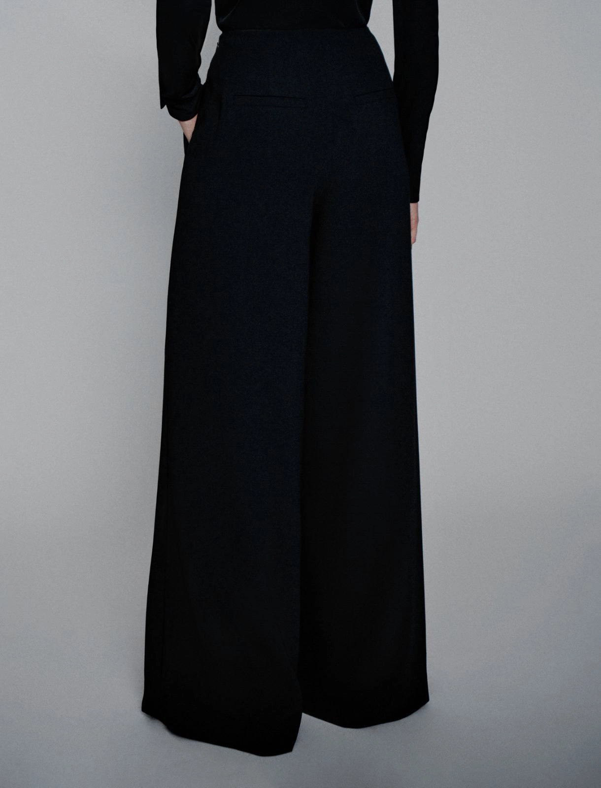 Marella ART. 365Pantalone ampio in envers satin Campo PE26 Marella Art 365