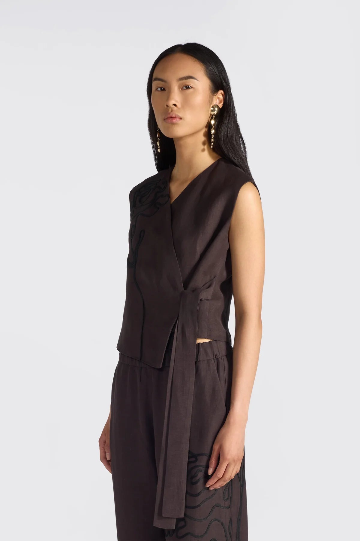 Liviana Conti Gilet ricamato con chiusura laterale Timothy mod F6SL90 PE26 Liviana Conti